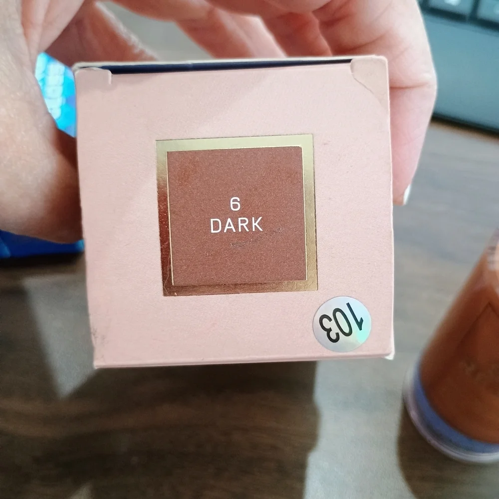 Skin Realist Foundation - And Caramel Settings Power